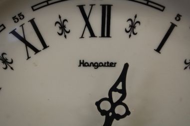 (n-7915) Hangarter, portselanist seinakell