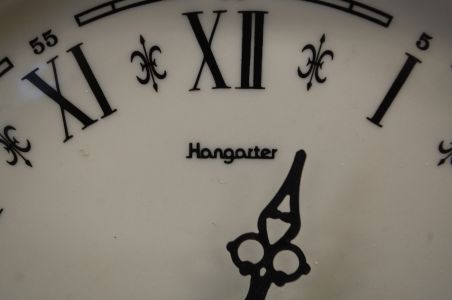 (n-7915) Hangarter, portselanist seinakell