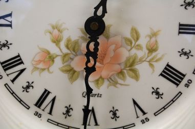 (n-7915) Hangarter, portselanist seinakell