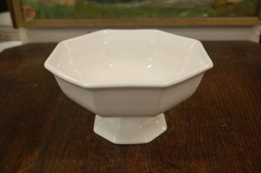 (n-7920) Royal, valge jalal kauss