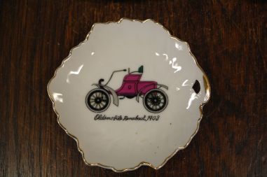 (n-7923) Portselanist taldrikud "Antiiksed autod", 6tk