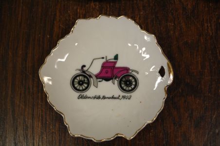 (n-7923) Portselanist taldrikud "Antiiksed autod", 6tk