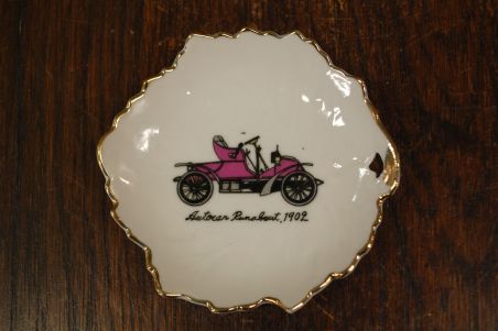 (n-7923) Portselanist taldrikud "Antiiksed autod", 6tk