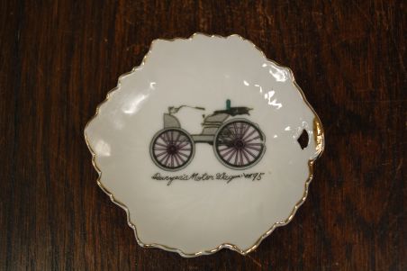 (n-7923) Portselanist taldrikud "Antiiksed autod", 6tk