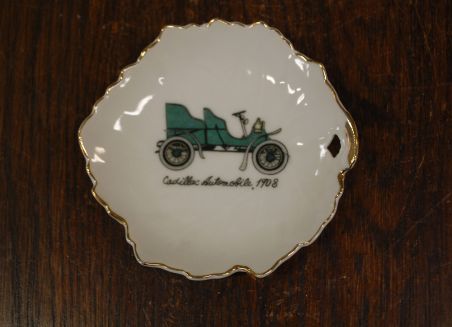 (n-7923) Portselanist taldrikud "Antiiksed autod", 6tk