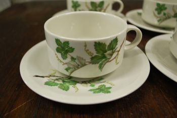 (n-7918/2) Schwarzenhummer, viinamarjaokstega kohvitassid-taldrikud, 4tk 2