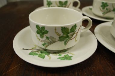 (n-7918/2) Schwarzenhummer, viinamarjaokstega kohvitassid-taldrikud, 4tk