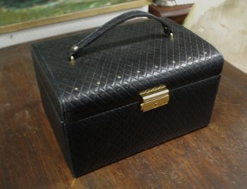 (n-7931) Ehetekarp-kohver