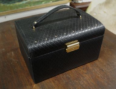 (n-7931) Ehetekarp-kohver