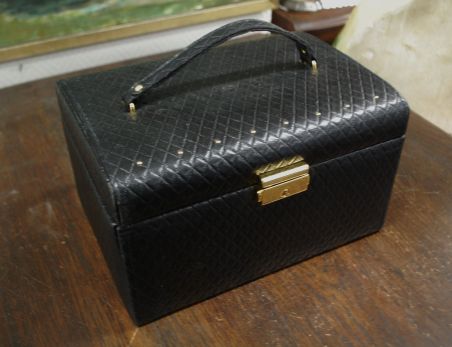 (n-7931) Ehetekarp-kohver