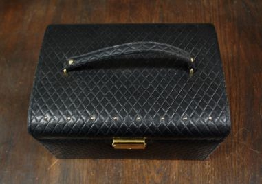 (n-7931) Ehetekarp-kohver