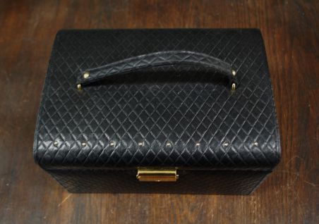 (n-7931) Ehetekarp-kohver