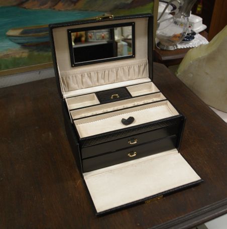 (n-7931) Ehetekarp-kohver