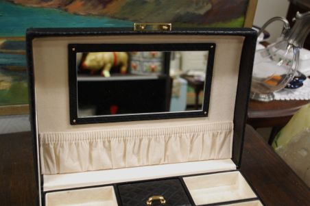 (n-7931) Ehetekarp-kohver