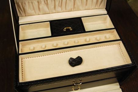 (n-7931) Ehetekarp-kohver