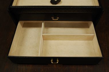 (n-7931) Ehetekarp-kohver