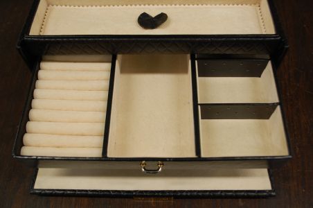 (n-7931) Ehetekarp-kohver