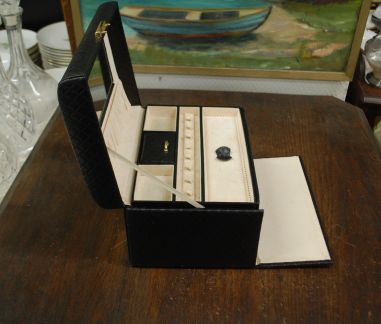 (n-7931) Ehetekarp-kohver