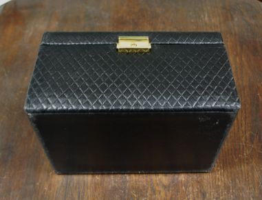 (n-7931) Ehetekarp-kohver