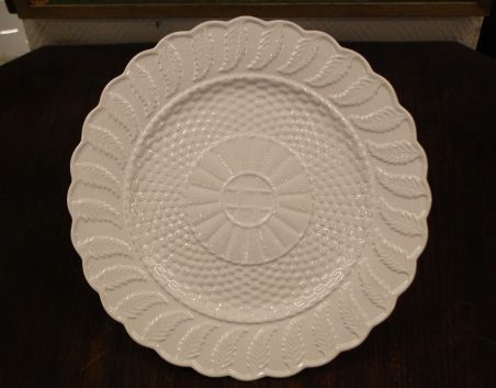 (n-7933) Bordallo Pinheiro valge keraamiline tordivaagen jalal