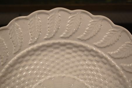 (n-7933) Bordallo Pinheiro valge keraamiline tordivaagen jalal