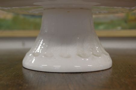 (n-7933) Bordallo Pinheiro valge keraamiline tordivaagen jalal