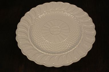 (n-7933) Bordallo Pinheiro valge keraamiline tordivaagen jalal