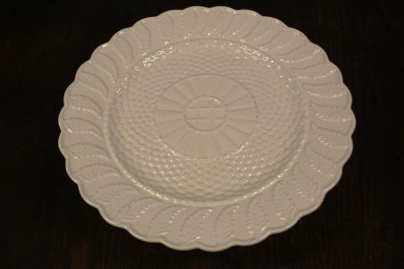 (n-7933) Bordallo Pinheiro valge keraamiline tordivaagen jalal