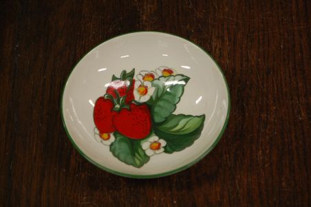 (n-7935) Villeroy & Boch Dessin Original väike jalgadel kauss "Maasikad"