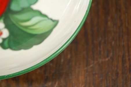 (n-7935) Villeroy & Boch Dessin Original väike jalgadel kauss "Maasikad"