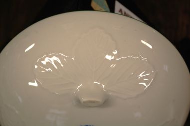 (n-7935) Villeroy & Boch Dessin Original väike jalgadel kauss "Maasikad"