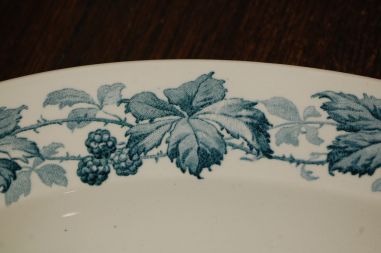 (n-7988/2) Villeroy & Boch, Brombeere, suur vaalne vaagen "Murakas"