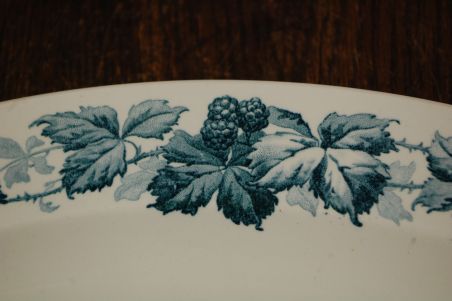 (n-7988/2) Villeroy & Boch, Brombeere, suur vaalne vaagen "Murakas"