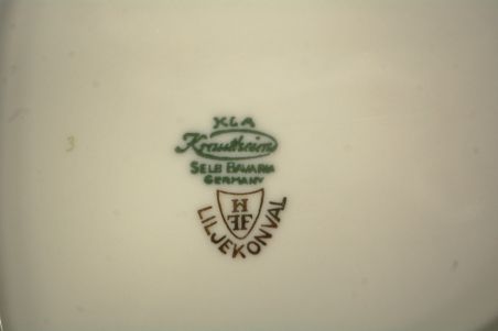 (n-8015/1) Selb Bavaria Krautheim, Liljekonval piibelehtedega vaagen