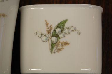 (n-8015/7) Selb Bavaria Krautheim, Liljekonval piibelehtedega vaasid, 2tk