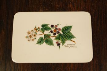 (n-8020) Horishin Potteries, Brombeere, keraamiine lõikelaud "Murakas"