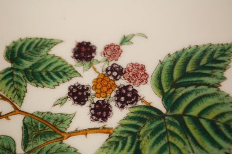 (n-8020) Horishin Potteries, Brombeere, keraamiine lõikelaud "Murakas"