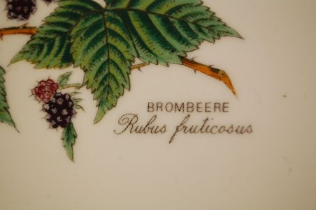 (n-8020) Horishin Potteries, Brombeere, keraamiine lõikelaud "Murakas"