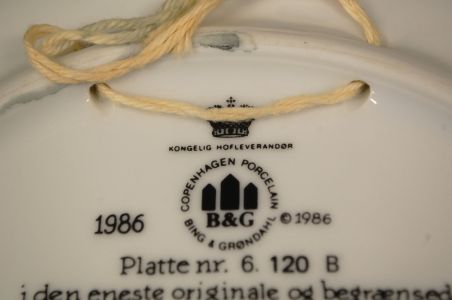 (n-8042/6) Bing & Grondahl, Kurt Ard, kollektsioontaldrik nr  6 120 B