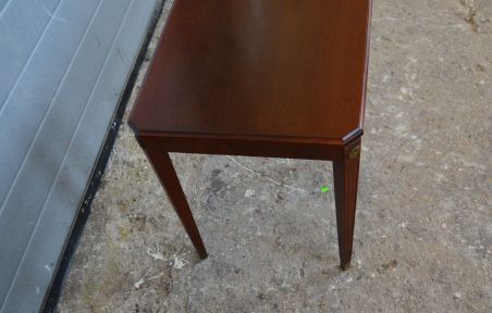 (n-8049) Väike lauake
