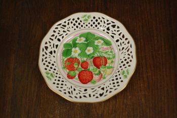 (n-8056/2) Bavaria Schumann Arzberg Tradition, kollektsioontaldrik "Maasikas", nr7