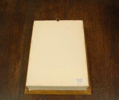 (n-8061) Miniatuurne vitriinkapp aksessuaaridega, käsitöö
