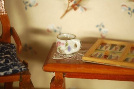 (n-8065) Miniatuurne tuba aksessuaaridega, käsitöö