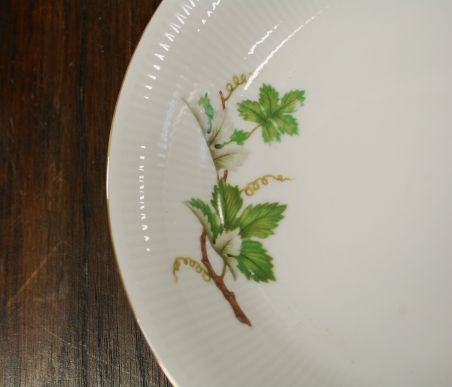 (L-838/2) Bavaria Winterling Marktleuthen, viinamarjaokstega supi-pastataldrikud, 4tk
