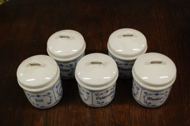 (n-3441) Jäger Eisenberg Original Blau Saks, õlelillemustriga maitseainetoosid, 5tk