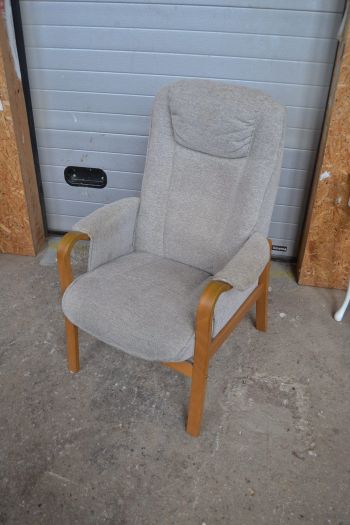 (L-841)  HJORT KNUDSEN  (Taani) kallutatav tugitool