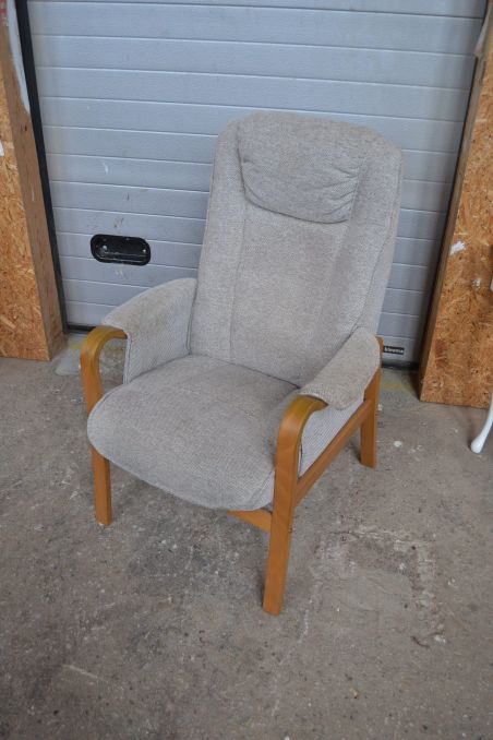 (L-841)  HJORT KNUDSEN  (Taani) kallutatav tugitool