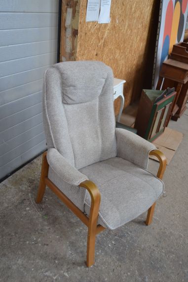 (L-841)  HJORT KNUDSEN  (Taani) kallutatav tugitool