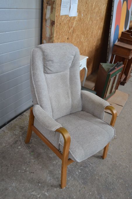 (L-841)  HJORT KNUDSEN  (Taani) kallutatav tugitool