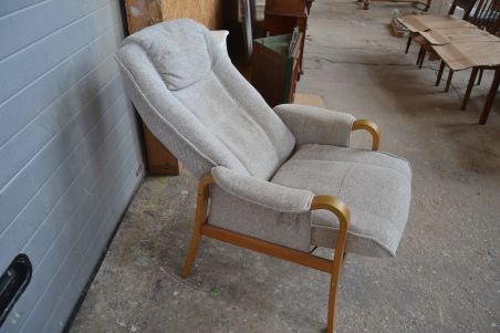 (L-841)  HJORT KNUDSEN  (Taani) kallutatav tugitool